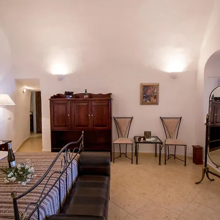 Lithies Traditional Homes Firostefani