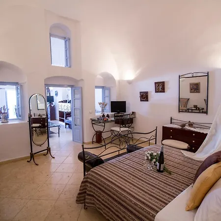 Hotel Lithies Traditional Homes