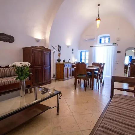 Lithies Traditional Homes Firostefani