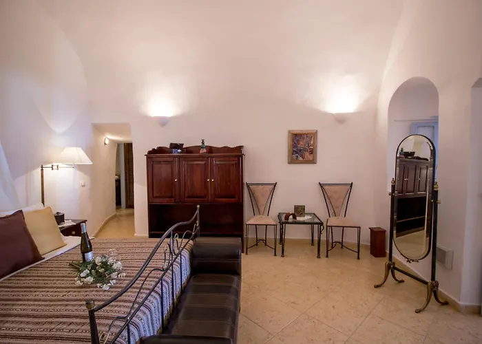 Lithies Traditional Homes Firostefani