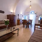 Lithies Traditional Homes Фиростефани