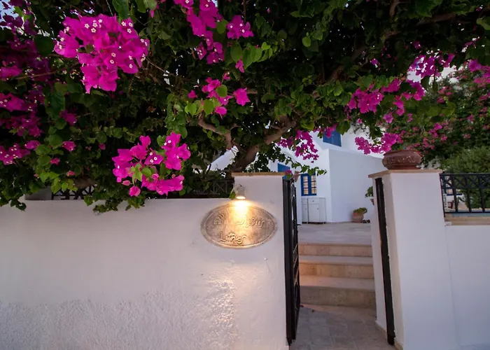 Lithies Traditional Homes