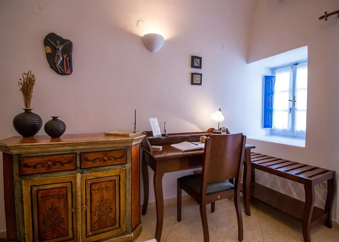 Отель Lithies Traditional Homes