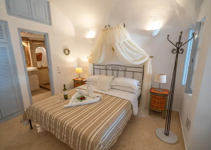 Lithies Traditional Homes فندق