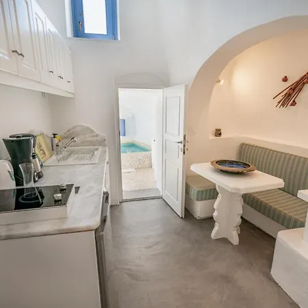 Lithies Traditional Homes פירוסטפני